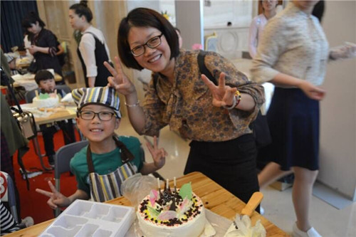 樂(lè)清天元廣場(chǎng)舉辦親子&ldquo;蛋糕DIY&rdquo;派對(duì)