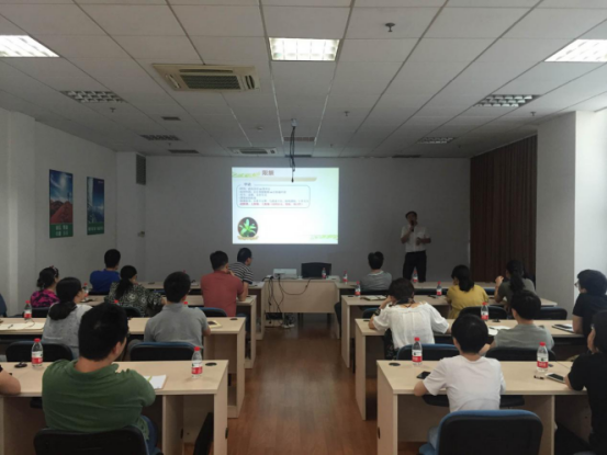 保險專家為業(yè)務(wù)員作&ldquo;出口信用險業(yè)務(wù)&rdquo;培訓(xùn)