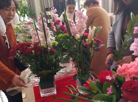 湖州華都舉辦&ldquo;麗人節(jié)&rdquo;專場活動(dòng)