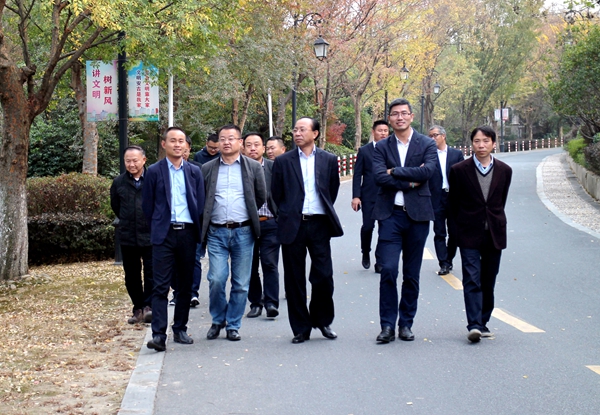 林昌斌赴安吉華都、華悅物業開展工作調研
