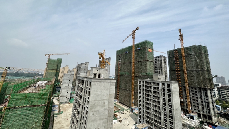 華都國濱府&middot;臻悅項(xiàng)目七幢高層全面結(jié)頂